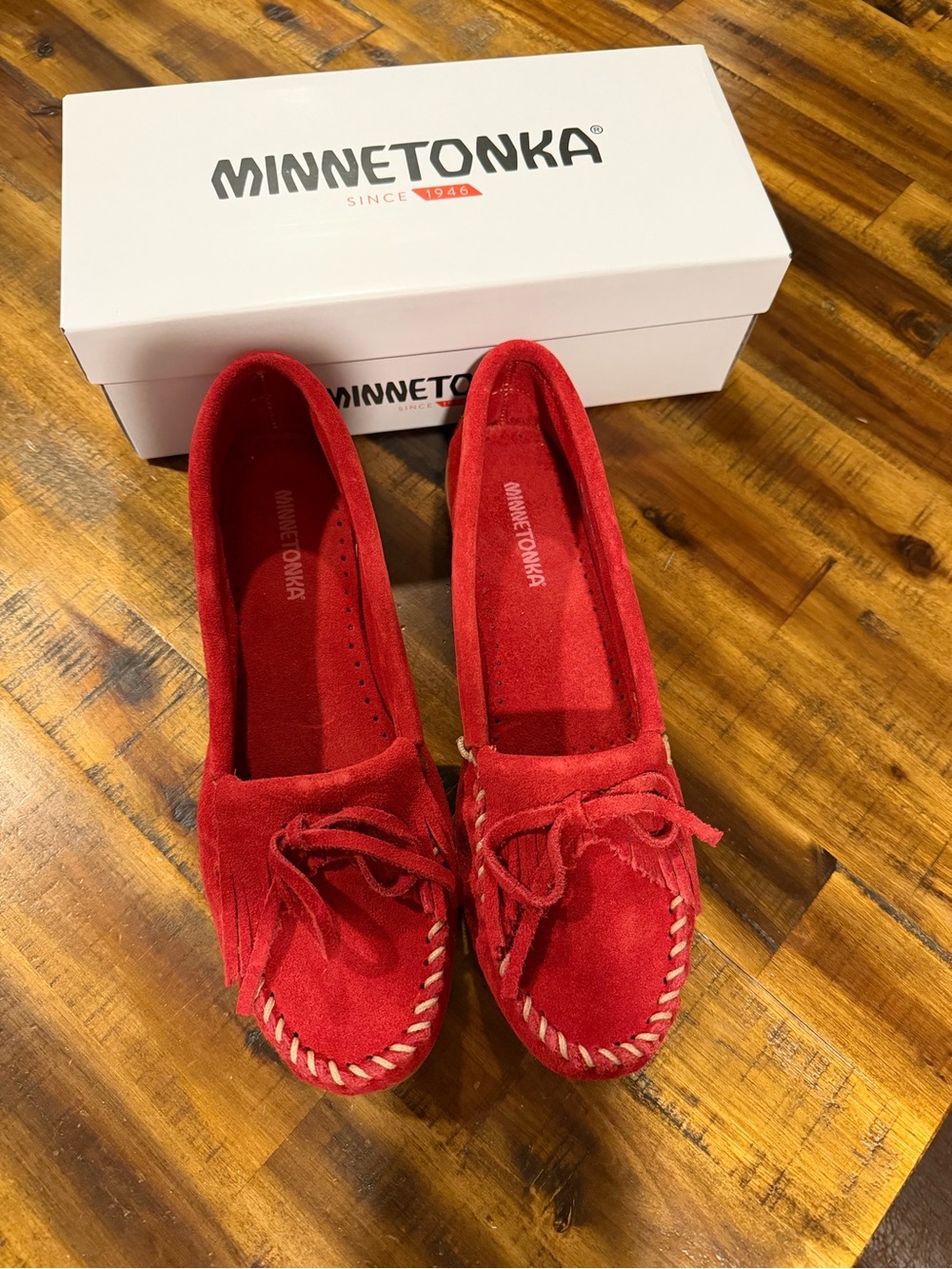 Minnetonka Women’s Kilty Moccasins in Cherry Red Size 10